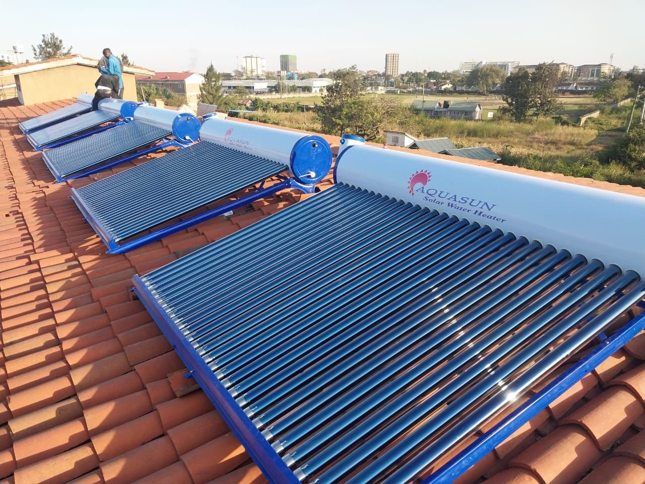 AQUASUN Pressurized SOLAR WATER HEATER 300ltrs