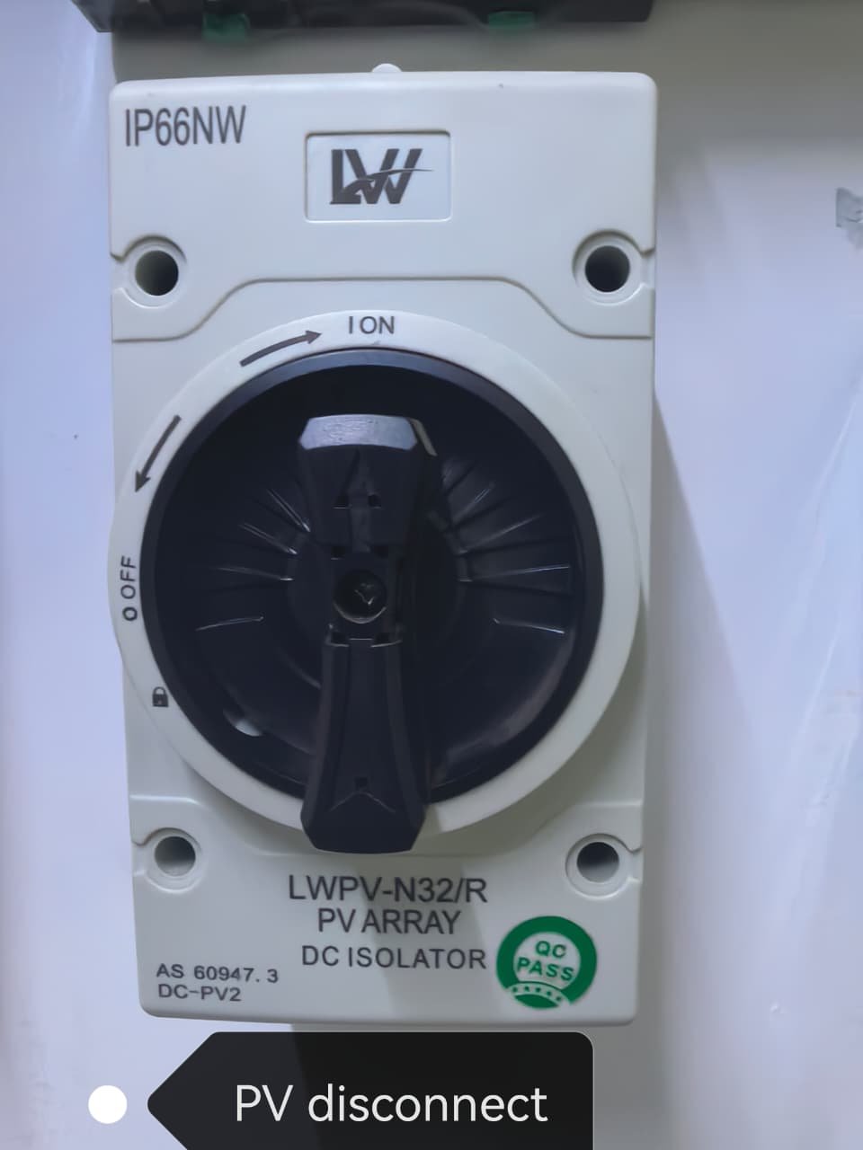 Dc isolator or pv disconnect