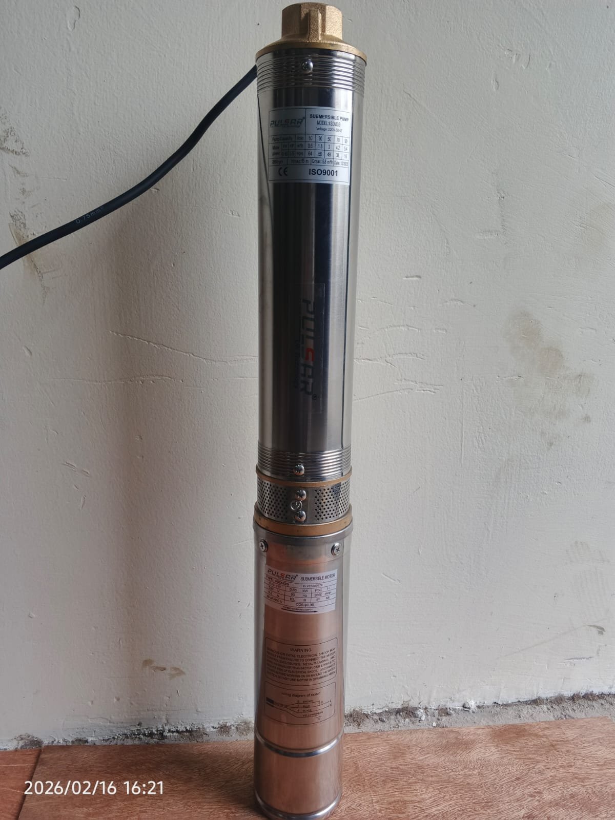 Deep well pump 0.5hp Complete with control box and 20mtrs cable PULSAR